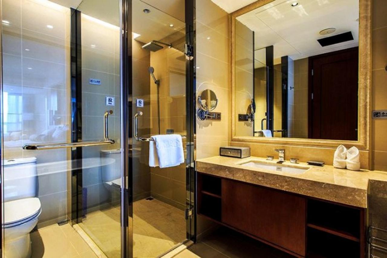 Ramada Jiaxing Hotel Екстериор снимка